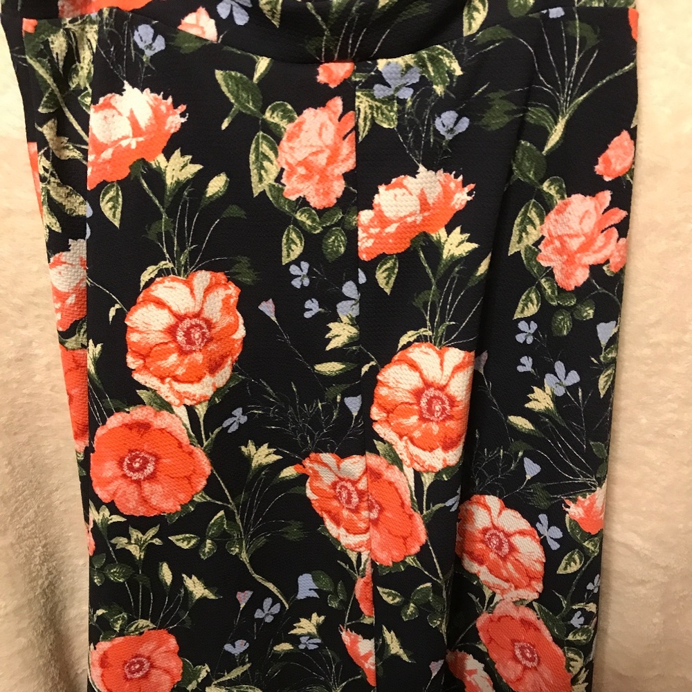 NWOT Floral Patterned Skirt 3X